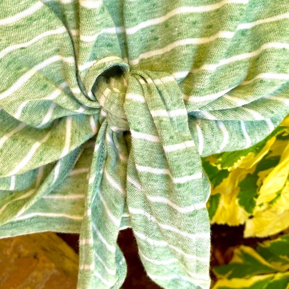 GREEN & WHITE STRIPED UNIVERSAL THREAD BRAT GIRL SUMMER T SHIRT w/ FRONT… - Picture 2 of 12